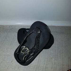 Toddler girls size 5c Roxy flip flops